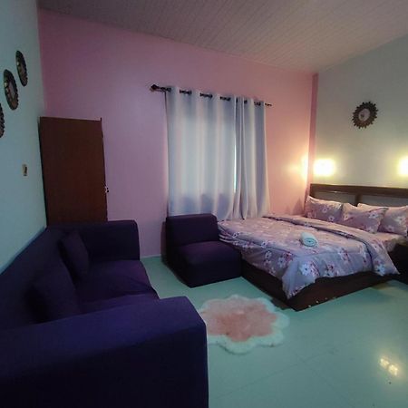Отель Ellisa Hospitality And Spa Аккра Экстерьер фото