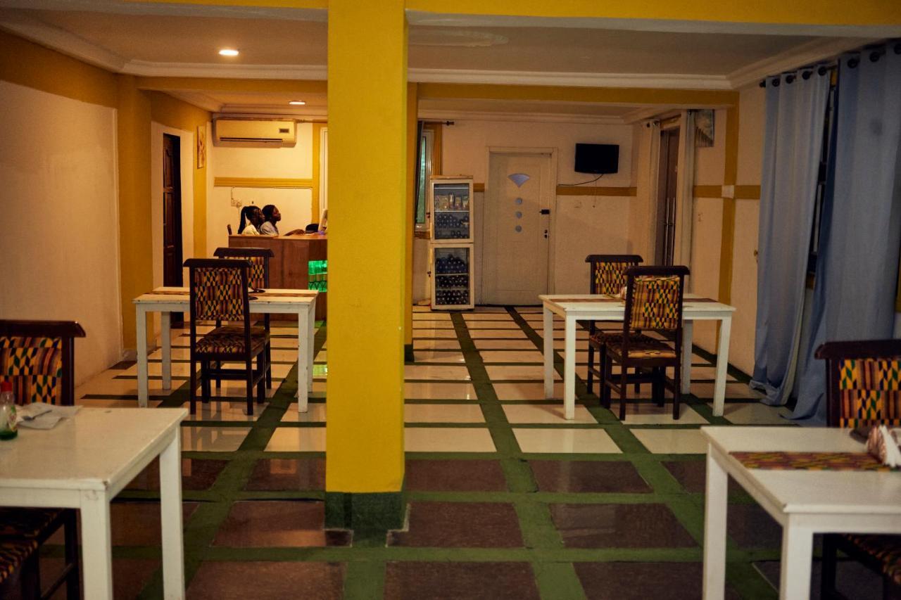 Отель Ellisa Hospitality And Spa Аккра Экстерьер фото