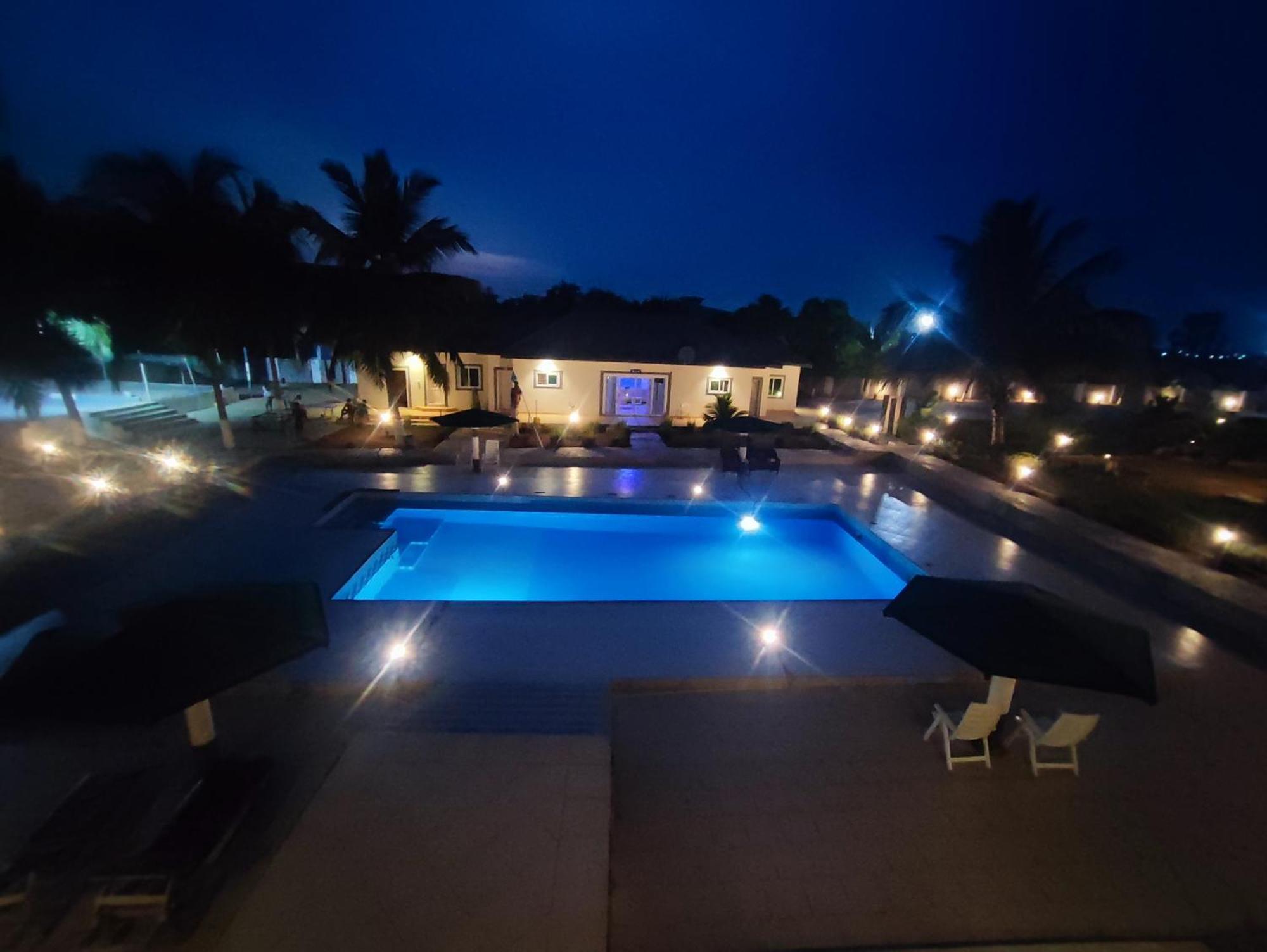 Отель Ellisa Hospitality And Spa Аккра Экстерьер фото