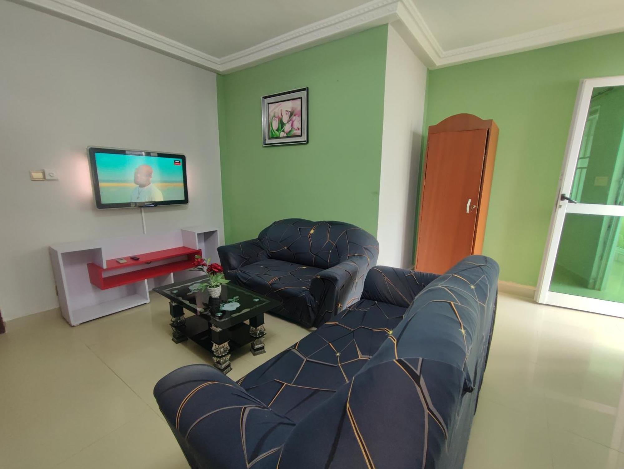 Отель Ellisa Hospitality And Spa Аккра Экстерьер фото