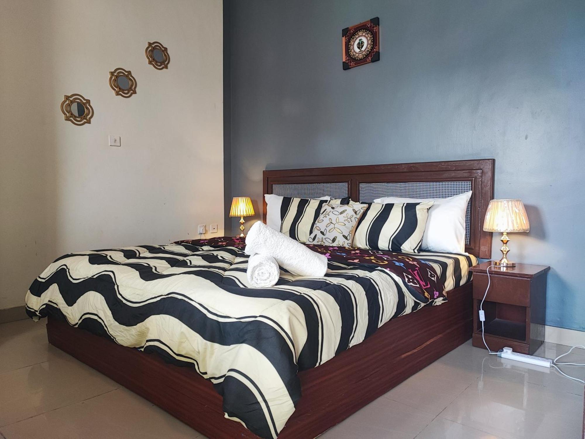 Отель Ellisa Hospitality And Spa Аккра Экстерьер фото