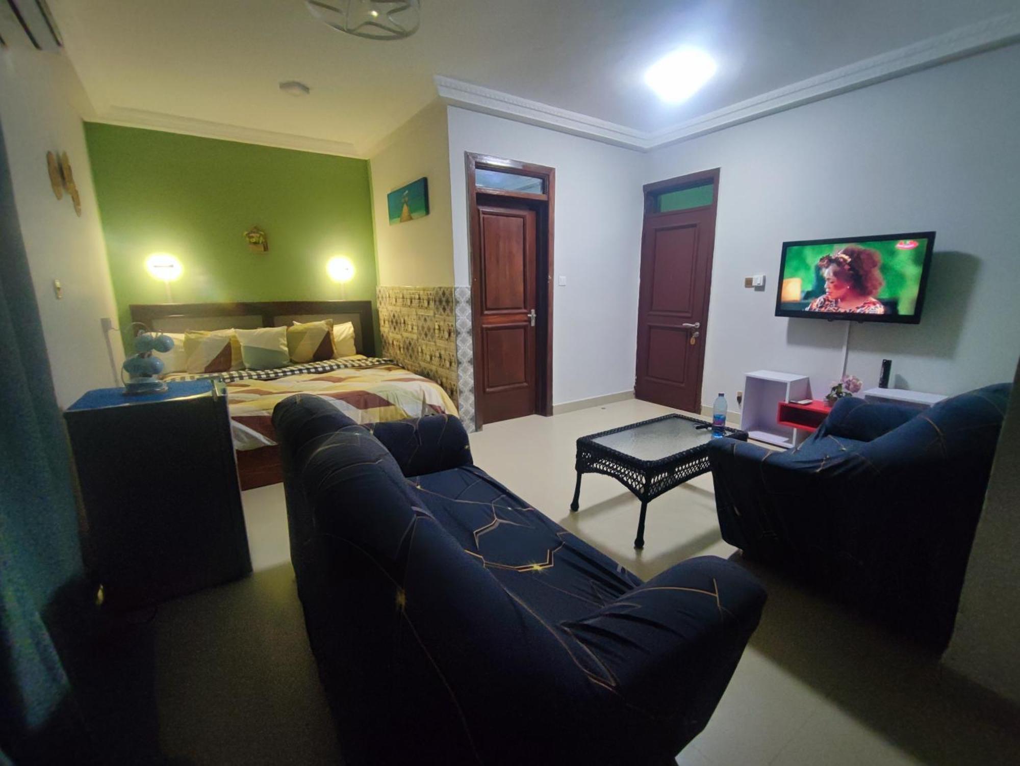 Отель Ellisa Hospitality And Spa Аккра Экстерьер фото